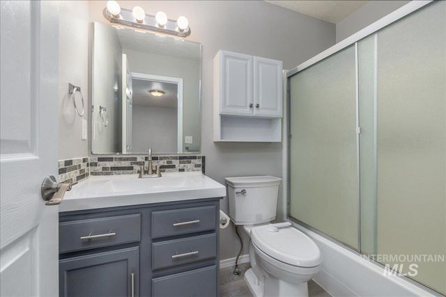 929 Pelican Way, Meridian, ID 83642
