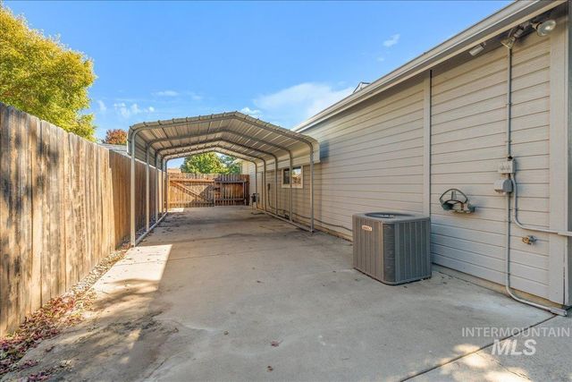 929 Pelican Way, Meridian, ID 83642