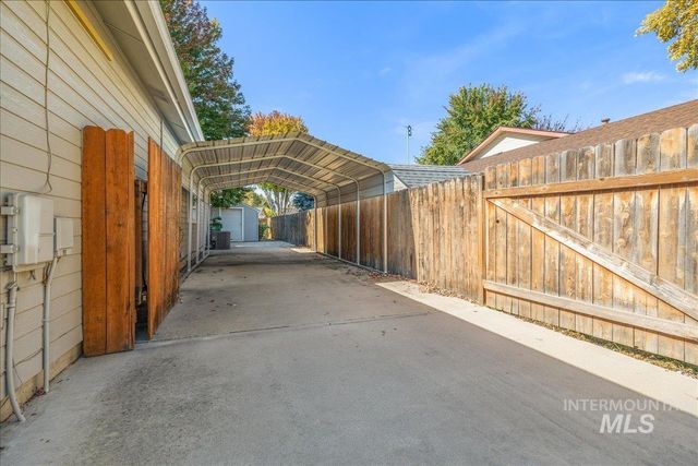 929 Pelican Way, Meridian, ID 83642