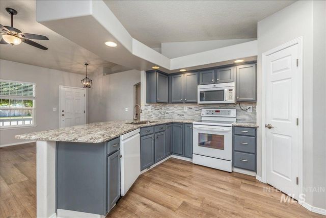 929 Pelican Way, Meridian, ID 83642