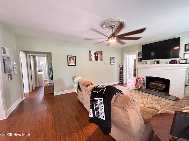 900 Beaman Street, Clinton, NC 28328