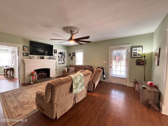 900 Beaman Street, Clinton, NC 28328