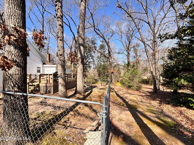 900 Beaman Street, Clinton, NC 28328