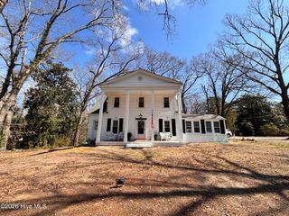 900 Beaman Street, Clinton, NC 28328