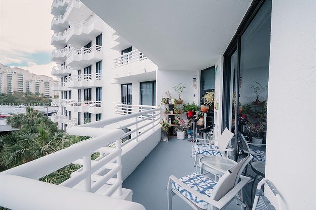 3300 NE 192nd St 515, Aventura, FL 33180