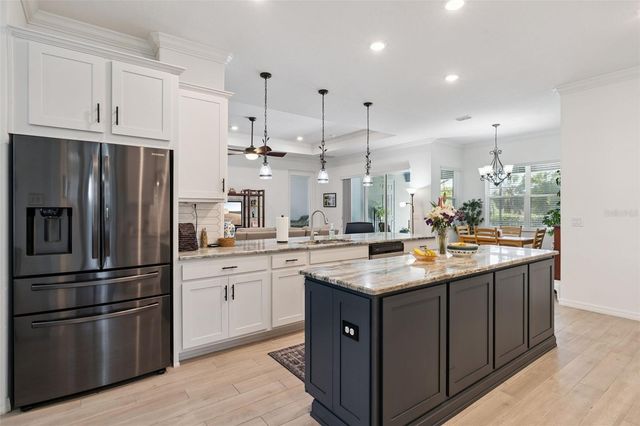 16816 LAKEMONT AVENUE, Montverde, FL 34756