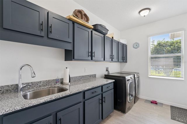 16816 LAKEMONT AVENUE, Montverde, FL 34756