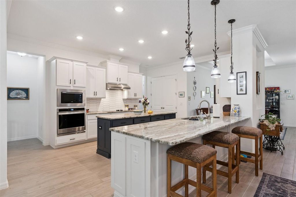 Image 17 of property listing at 16816 LAKEMONT AVENUE, Montverde, FL 34756