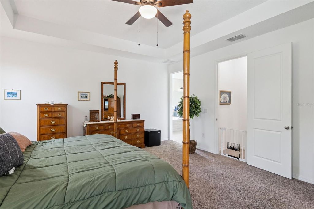 Image 27 of property listing at 16816 LAKEMONT AVENUE, Montverde, FL 34756