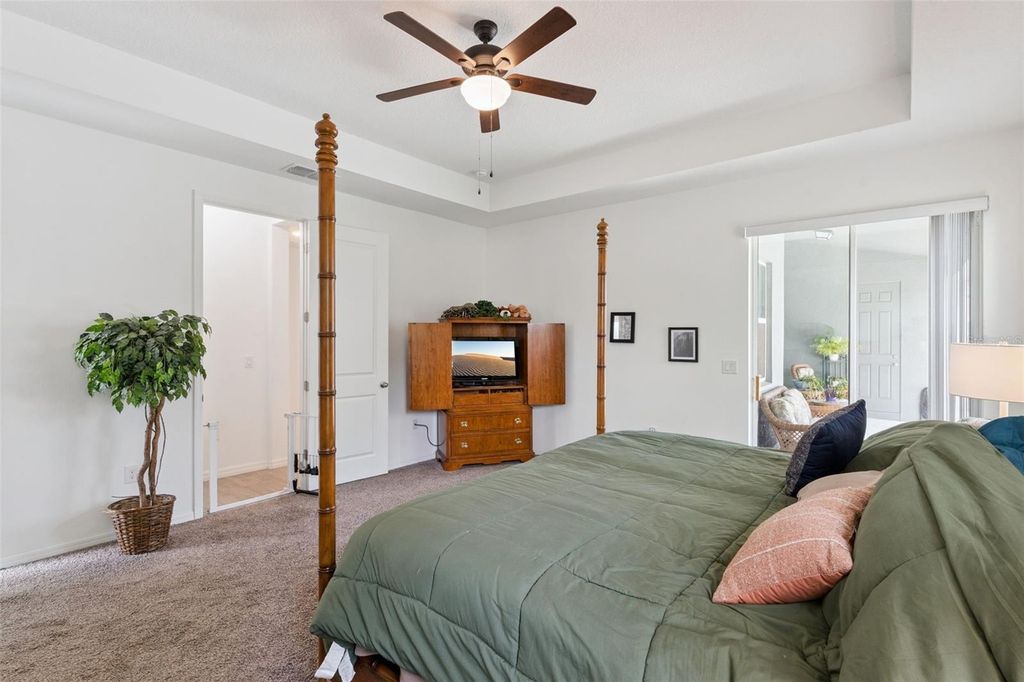 Image 29 of property listing at 16816 LAKEMONT AVENUE, Montverde, FL 34756