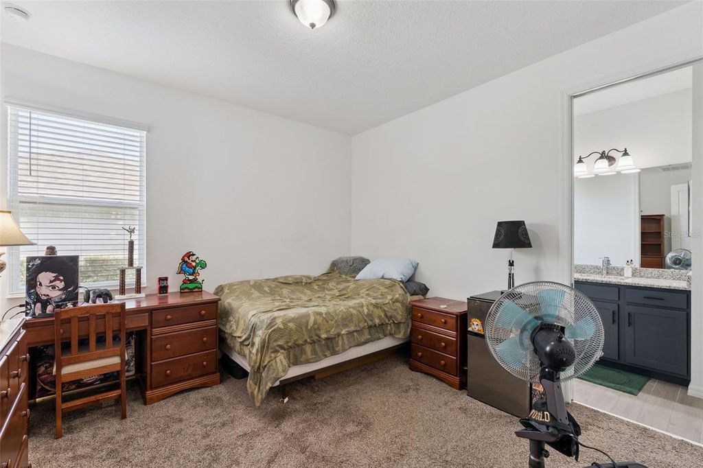 Image 30 of property listing at 16816 LAKEMONT AVENUE, Montverde, FL 34756