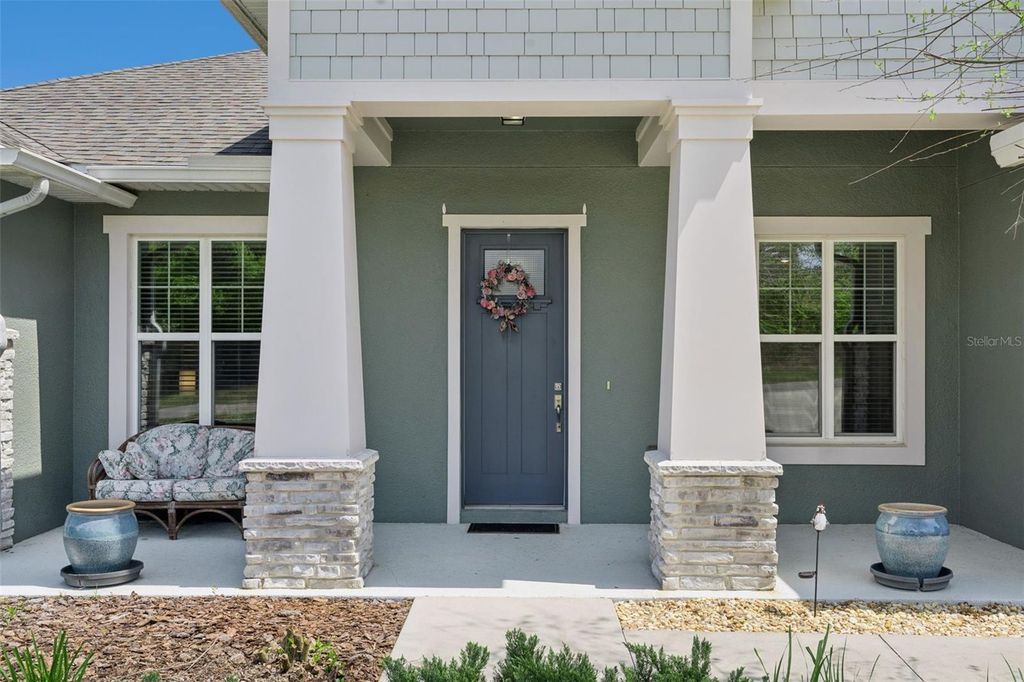 Image 6 of property listing at 16816 LAKEMONT AVENUE, Montverde, FL 34756