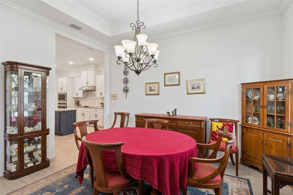 Image 8 of property listing at 16816 LAKEMONT AVENUE, Montverde, FL 34756