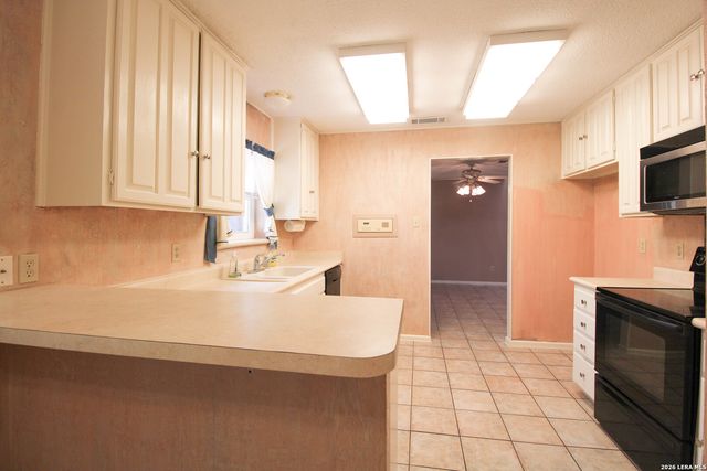 10323 Quail Meadow, San Antonio, TX 78230