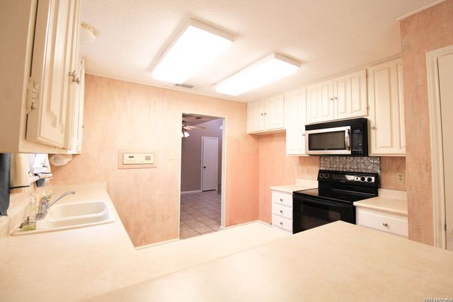 10323 Quail Meadow, San Antonio, TX 78230