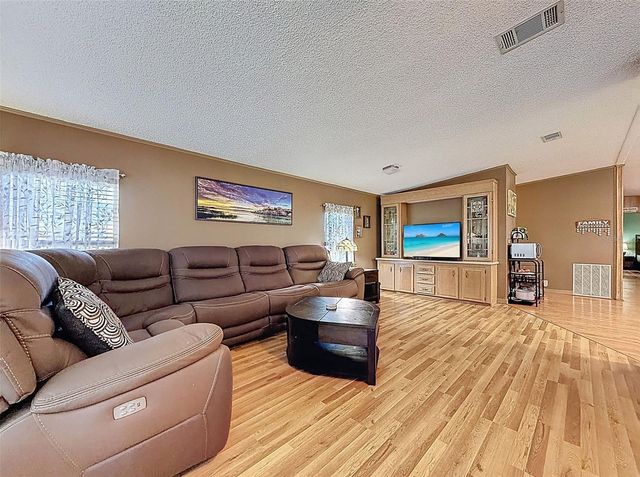 454 VILLAGE CIRCLE SW, Winter Haven, FL 33880