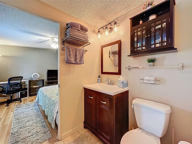454 VILLAGE CIRCLE SW, Winter Haven, FL 33880