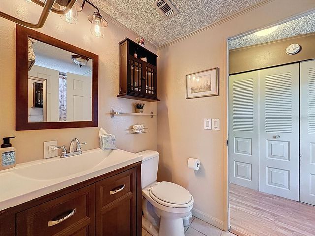 454 VILLAGE CIRCLE SW, Winter Haven, FL 33880