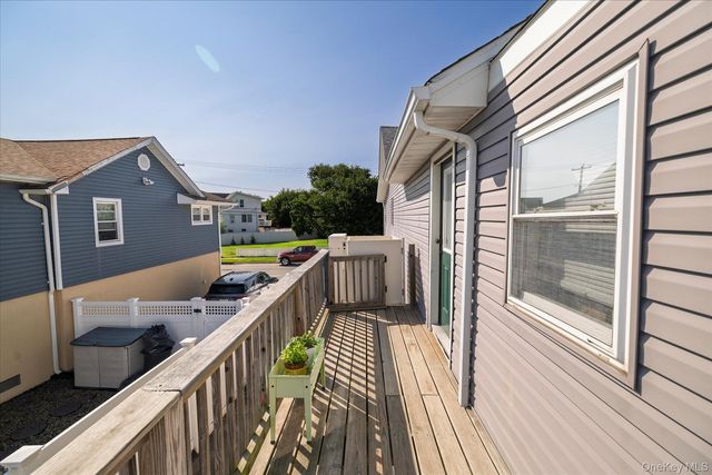 67 Radcliffe Road, Island Park, NY 11558