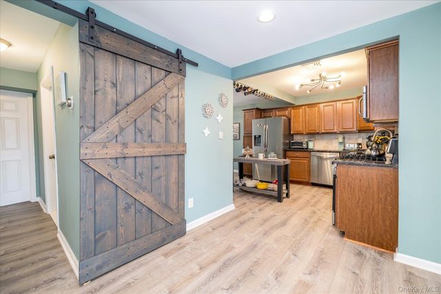 67 Radcliffe Road, Island Park, NY 11558