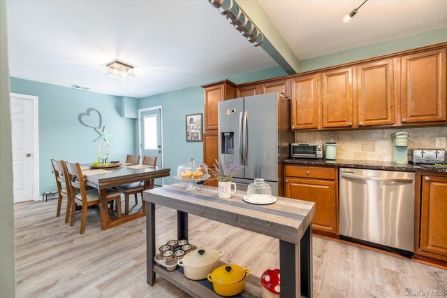 67 Radcliffe Road, Island Park, NY 11558
