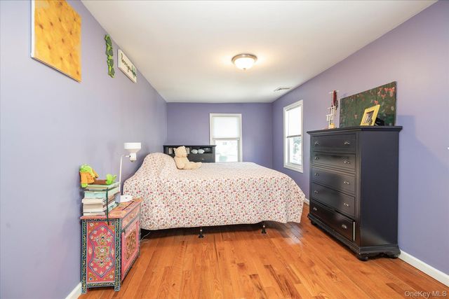 67 Radcliffe Road, Island Park, NY 11558