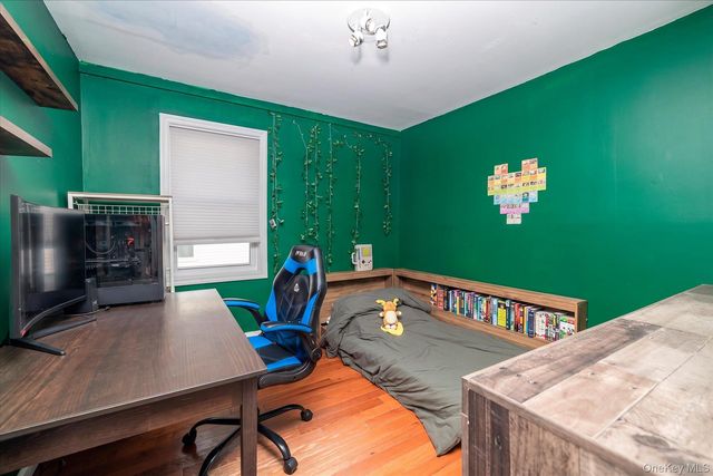 67 Radcliffe Road, Island Park, NY 11558