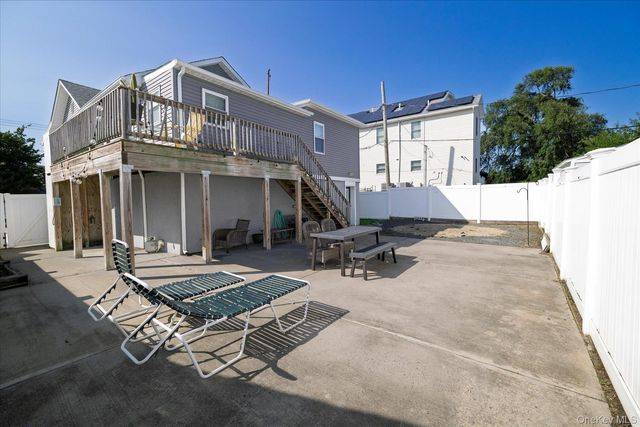 67 Radcliffe Road, Island Park, NY 11558