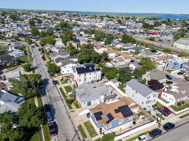 67 Radcliffe Road, Island Park, NY 11558