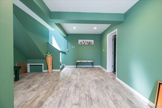 67 Radcliffe Road, Island Park, NY 11558