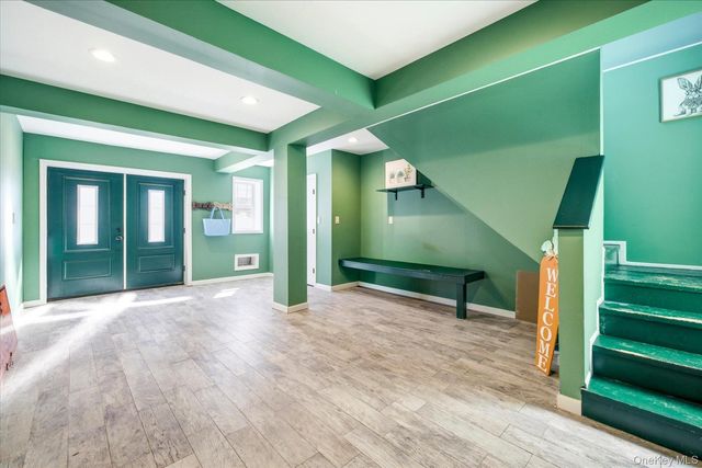 67 Radcliffe Road, Island Park, NY 11558