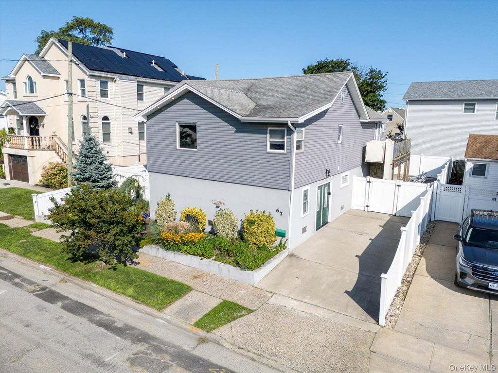 67 Radcliffe Road, Island Park, NY 11558