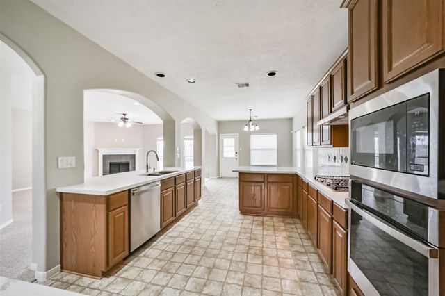 2705 Haleys Comet Court, Deer Park, TX 77536