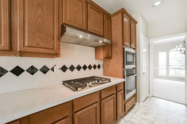 2705 Haleys Comet Court, Deer Park, TX 77536