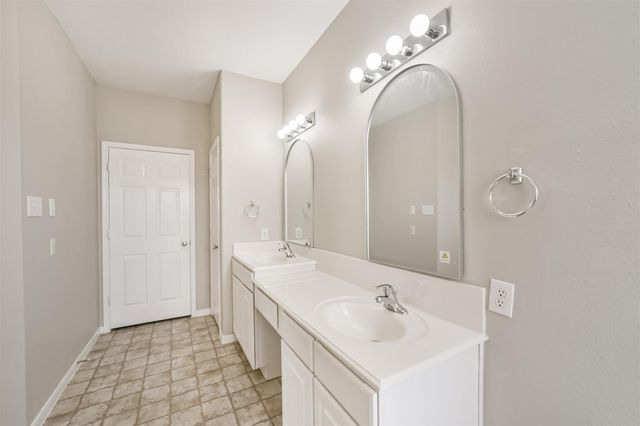 2705 Haleys Comet Court, Deer Park, TX 77536