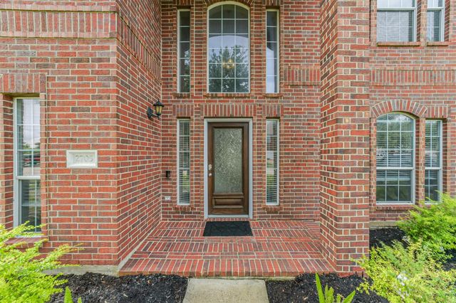 2705 Haleys Comet Court, Deer Park, TX 77536