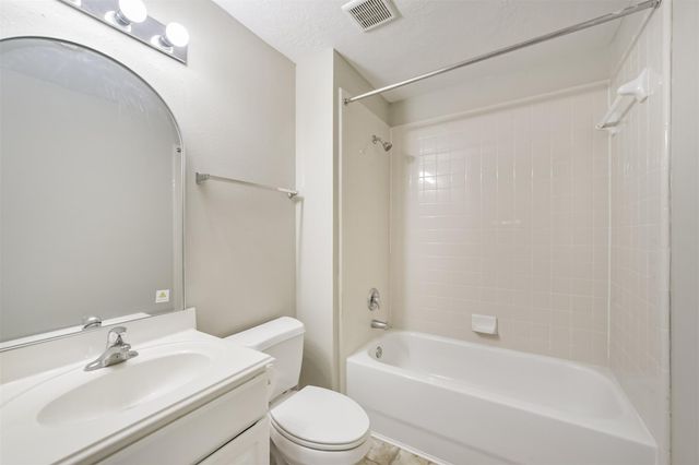 2705 Haleys Comet Court, Deer Park, TX 77536