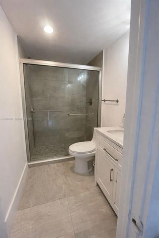 1255 W 49th Pl E102, Hialeah, FL 33012