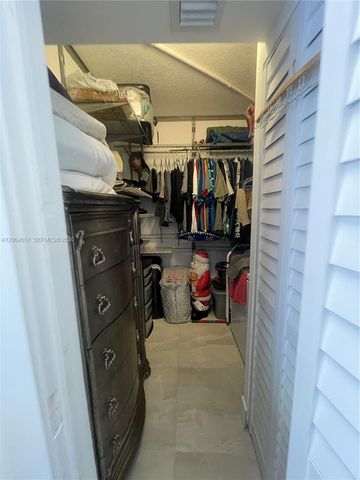 1255 W 49th Pl E102, Hialeah, FL 33012