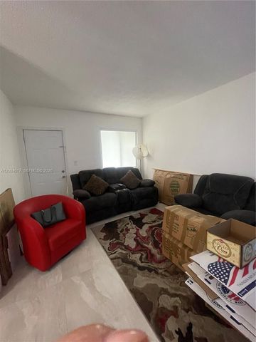 1255 W 49th Pl E102, Hialeah, FL 33012