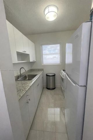 1255 W 49th Pl E102, Hialeah, FL 33012