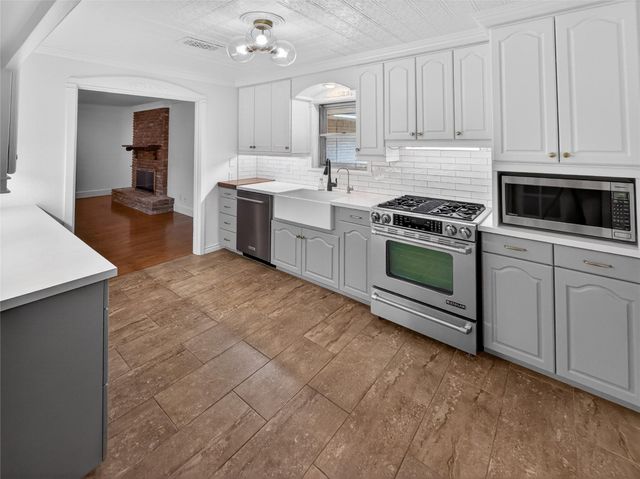 9023 Springview Lane, Houston, TX 77080