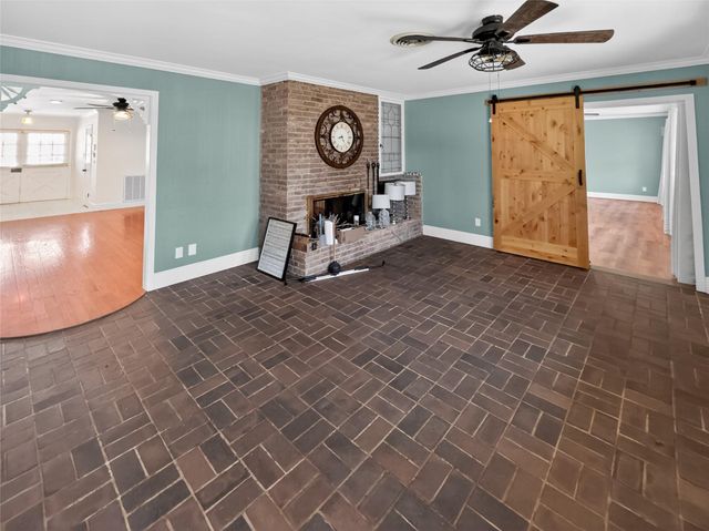 9023 Springview Lane, Houston, TX 77080