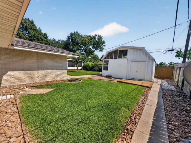 9023 Springview Lane, Houston, TX 77080