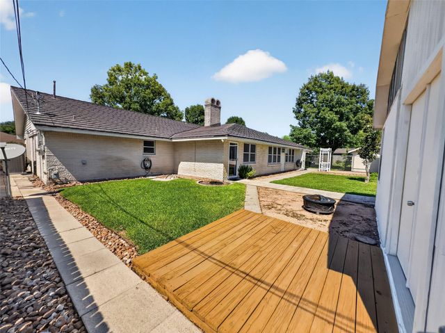 9023 Springview Lane, Houston, TX 77080