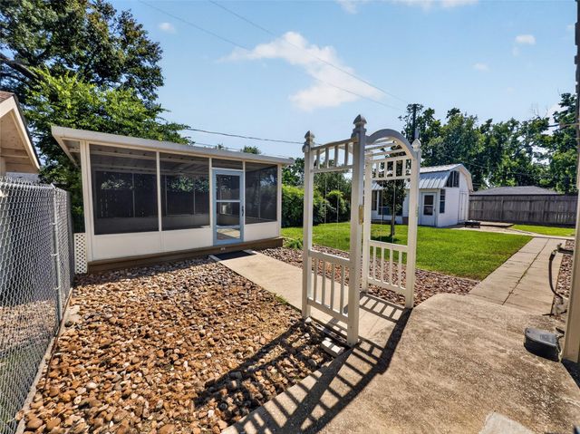 9023 Springview Lane, Houston, TX 77080