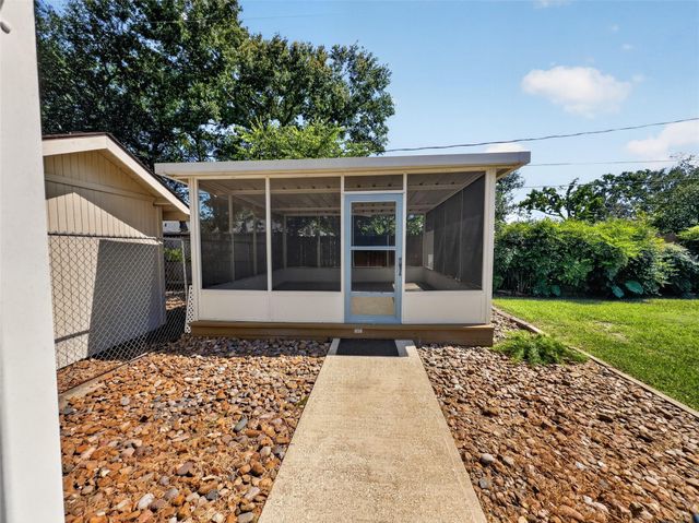 9023 Springview Lane, Houston, TX 77080