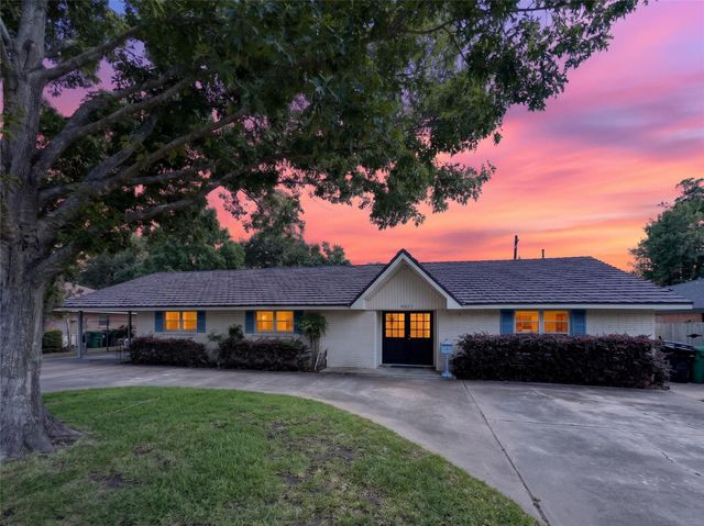 9023 Springview Lane, Houston, TX 77080