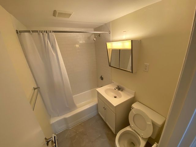 230 Babcock Street 3G, Brookline, MA 02446