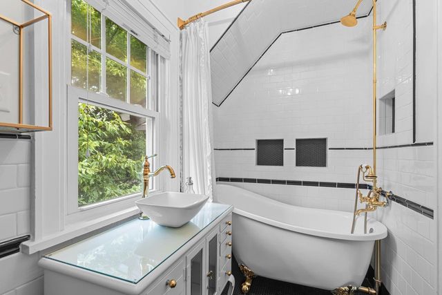 4848 Ewing Avenue S, Minneapolis, MN 55410